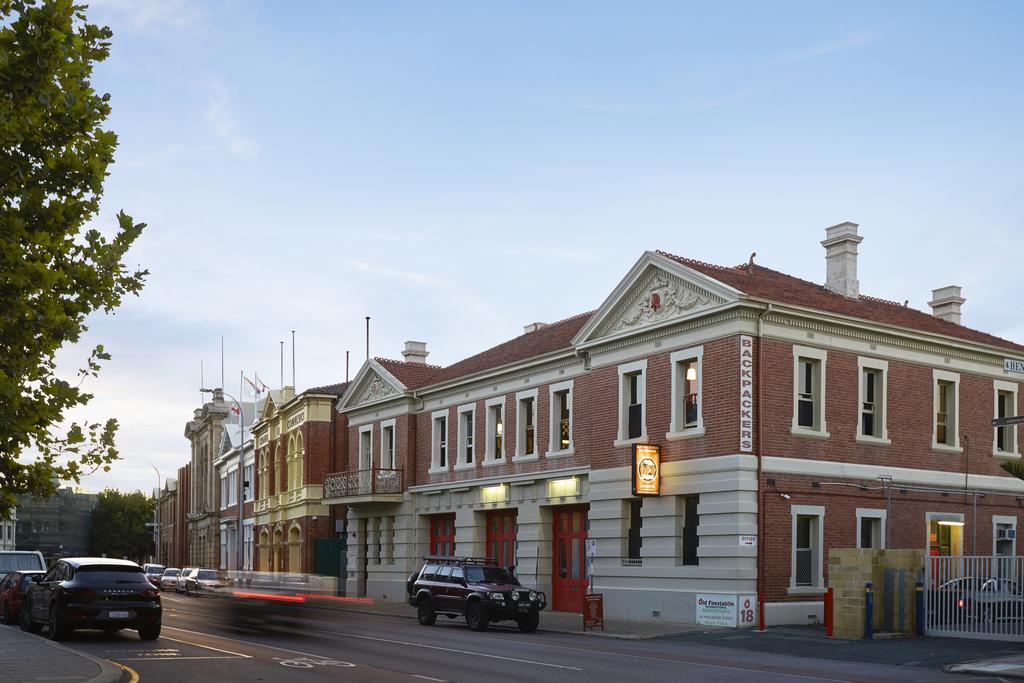 Old Fire Station Backpackers Pansiyon Perth Dış mekan fotoğraf